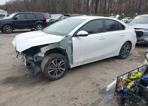 2023 Kia Forte Lxs z USA, uszkodzony, nr VIN 3KPF24AD2PE515869